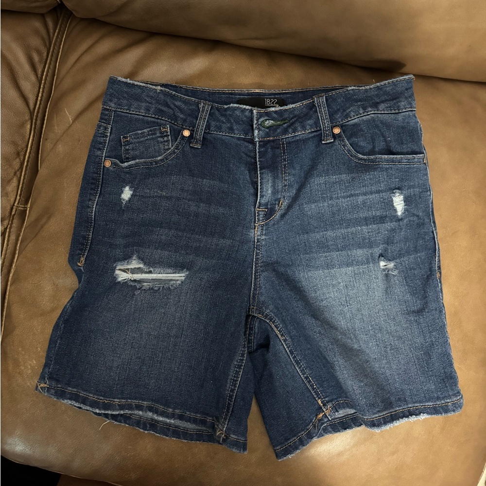 1822 Denim Women's Blue Jean Shorts. Like new
